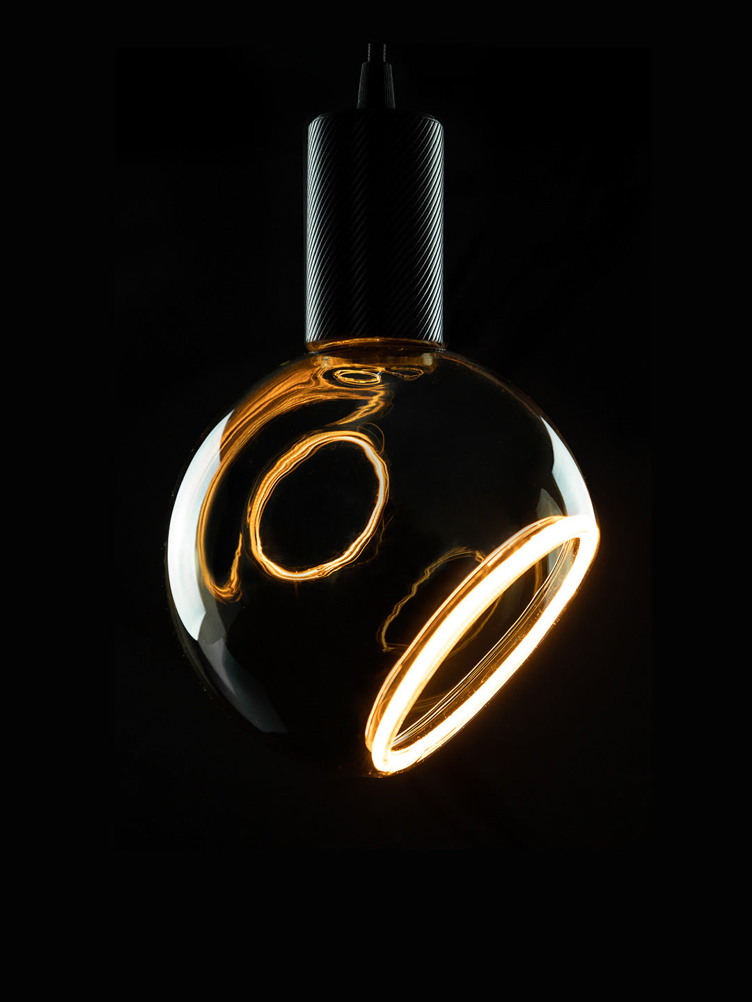 Floating Globe | Smokey Grey | 150 | 45°